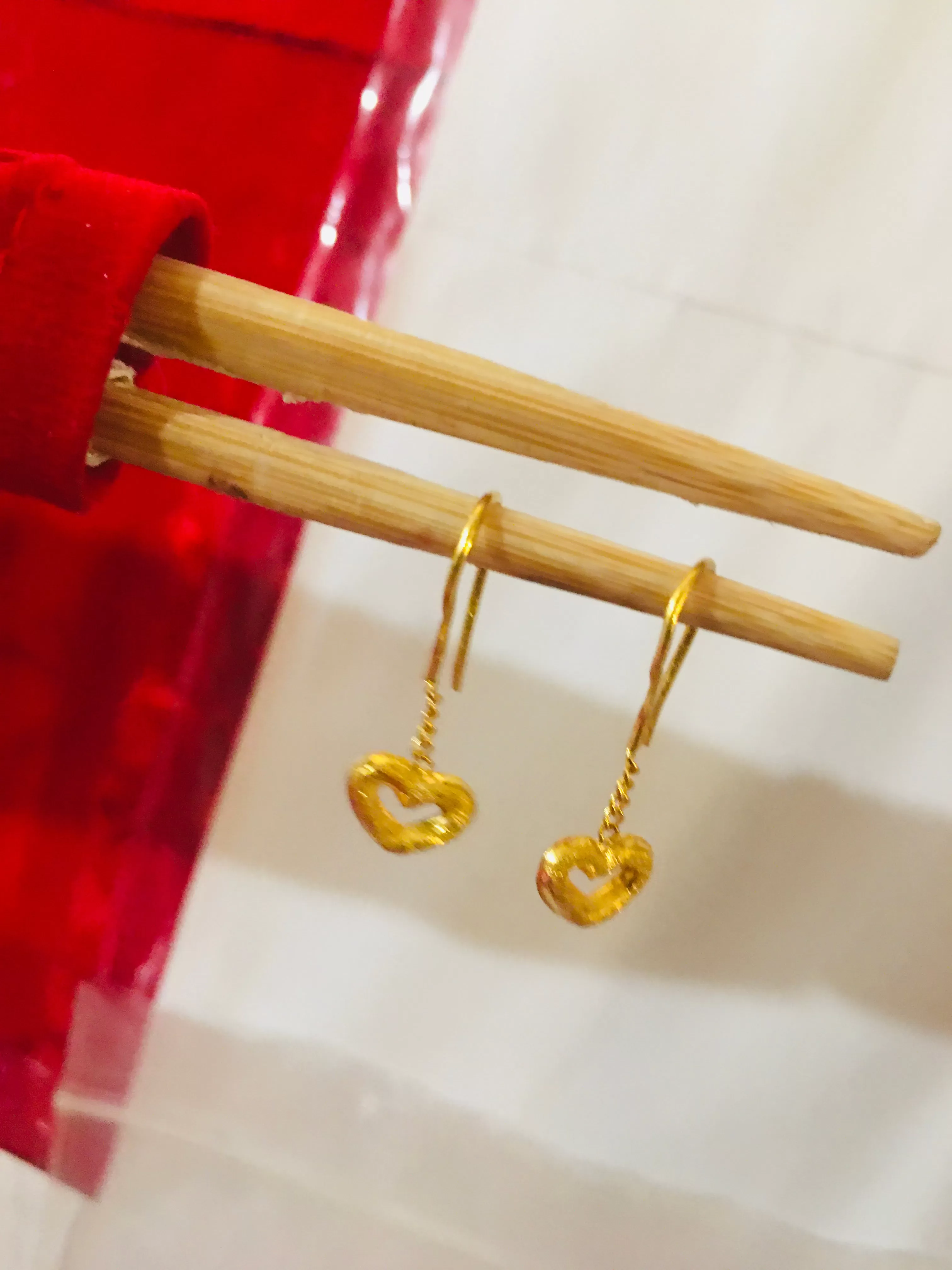 ( SOLD OUT) Item no. SP1012 Bangkok Solid gold hook heart Earrings 2grams