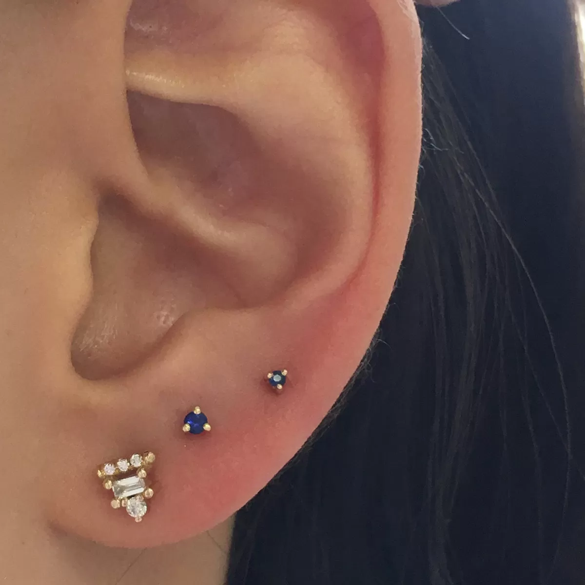 2 mm Sapphire Dot Stud (Single)