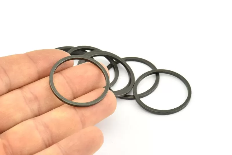 30mm Circle Connectors, 6 Oxidized Brass Black Circle Connectors (30x2x2mm) E010