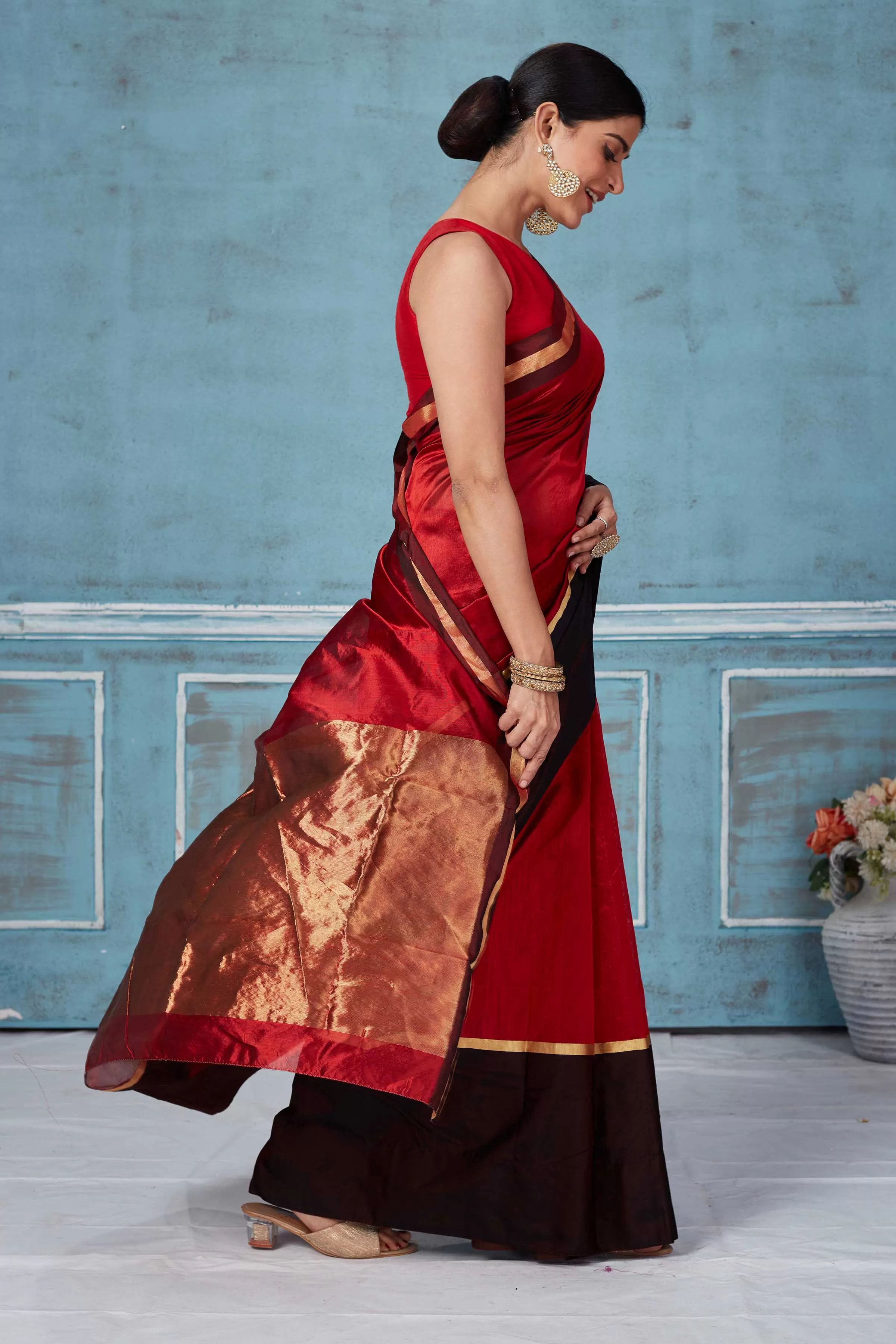 92A149 Maroon Pattu Silk Saree With Black Mashru Border