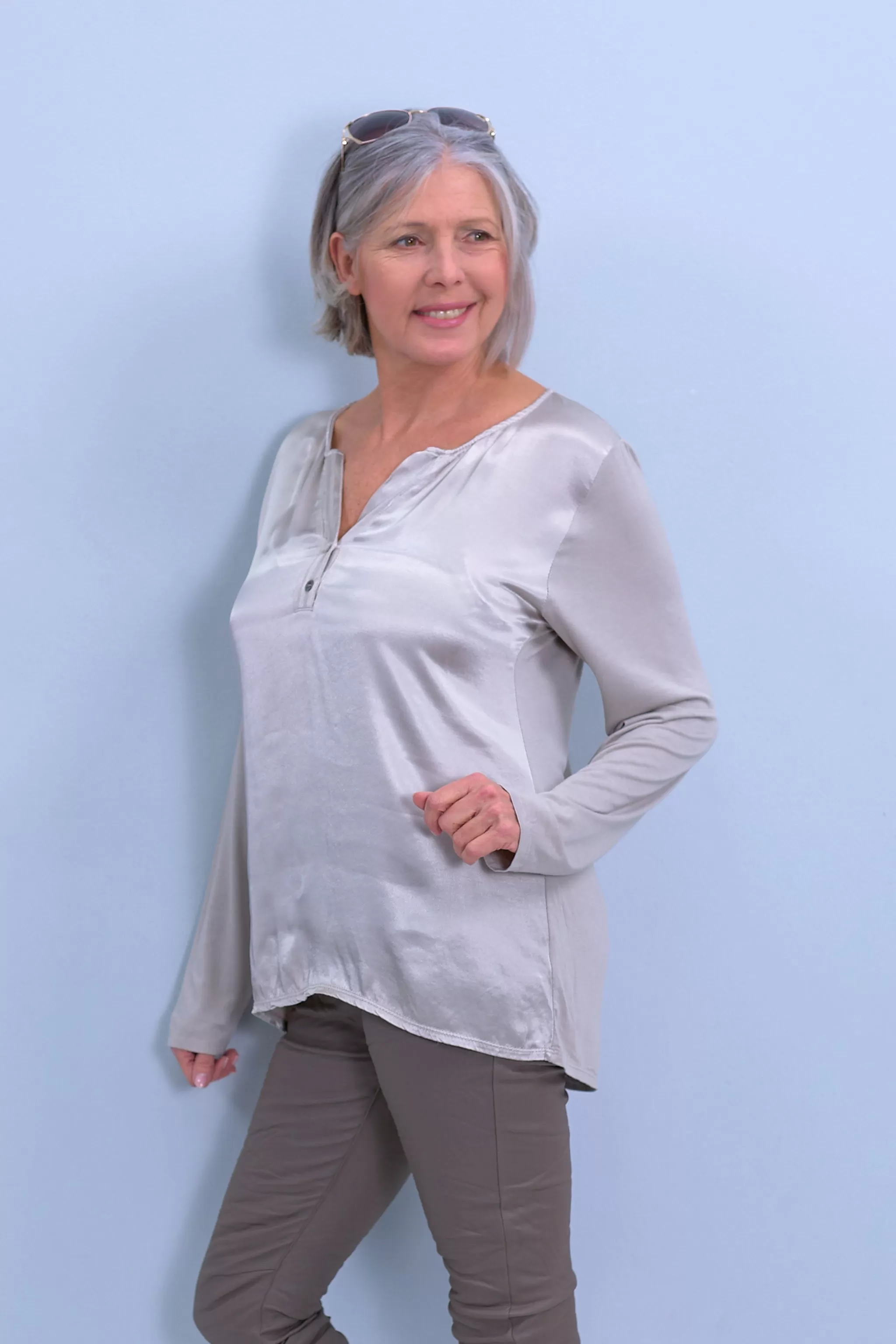 Blusenshirt mit Glanzstoff, beige