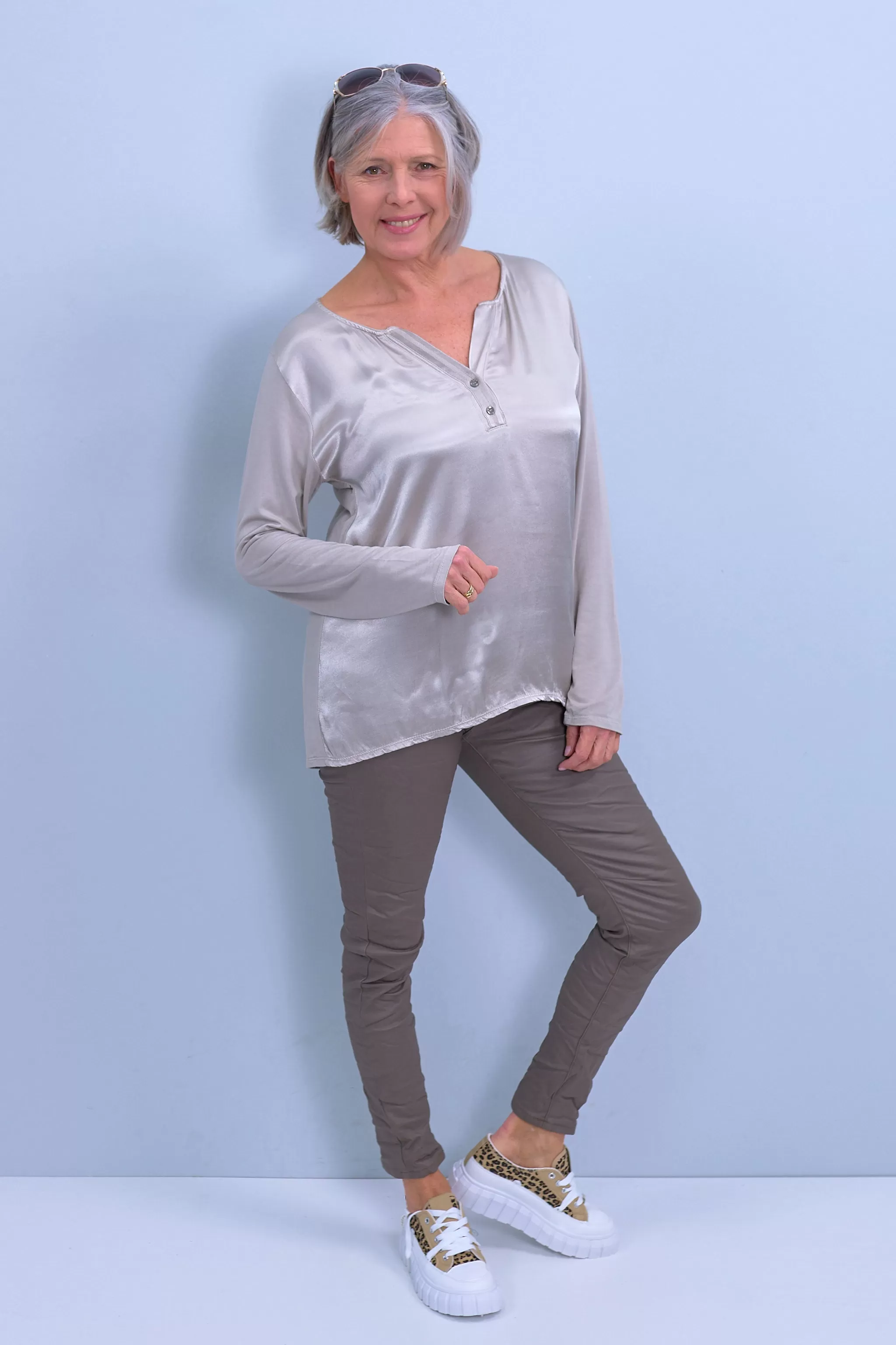 Blusenshirt mit Glanzstoff, beige