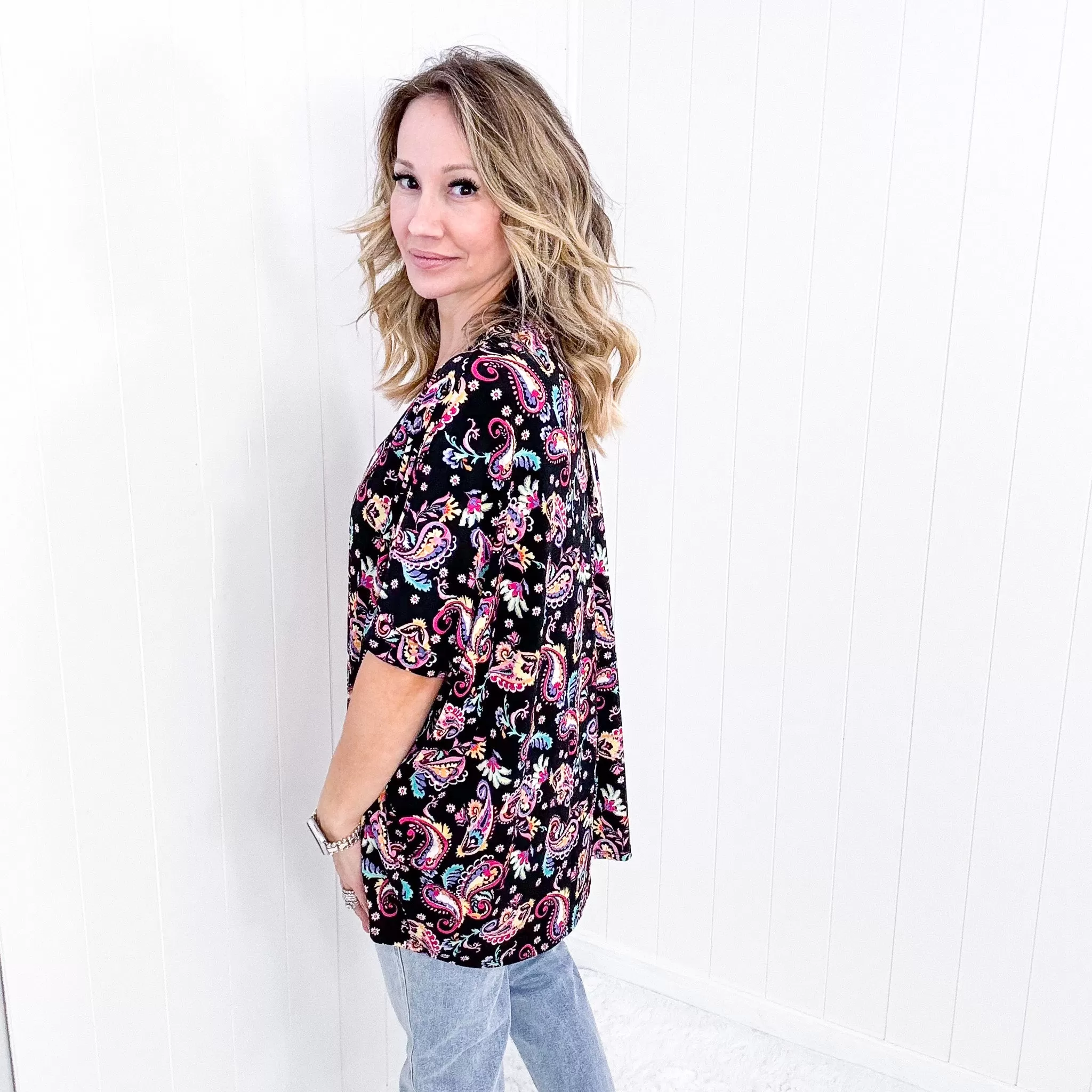 Dear Scarlett Essential Blouse in Black and Pink Paisley