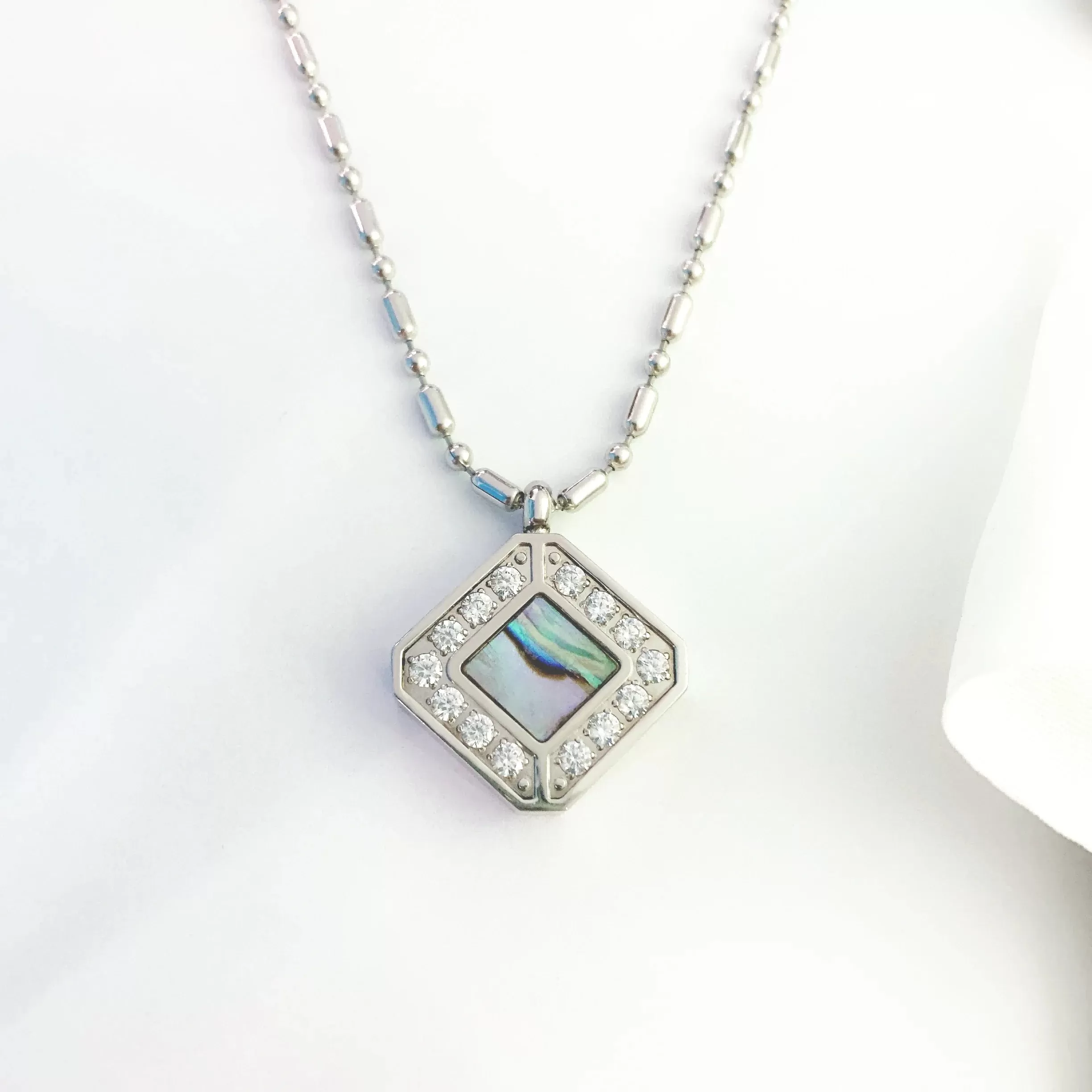 Elegant Abalone Shell Pendant Necklace