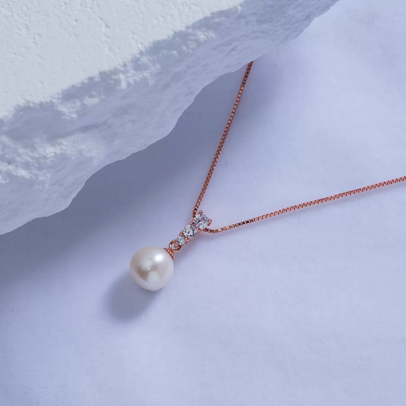 Elegant Freshwater Pearl Necklace WN00489