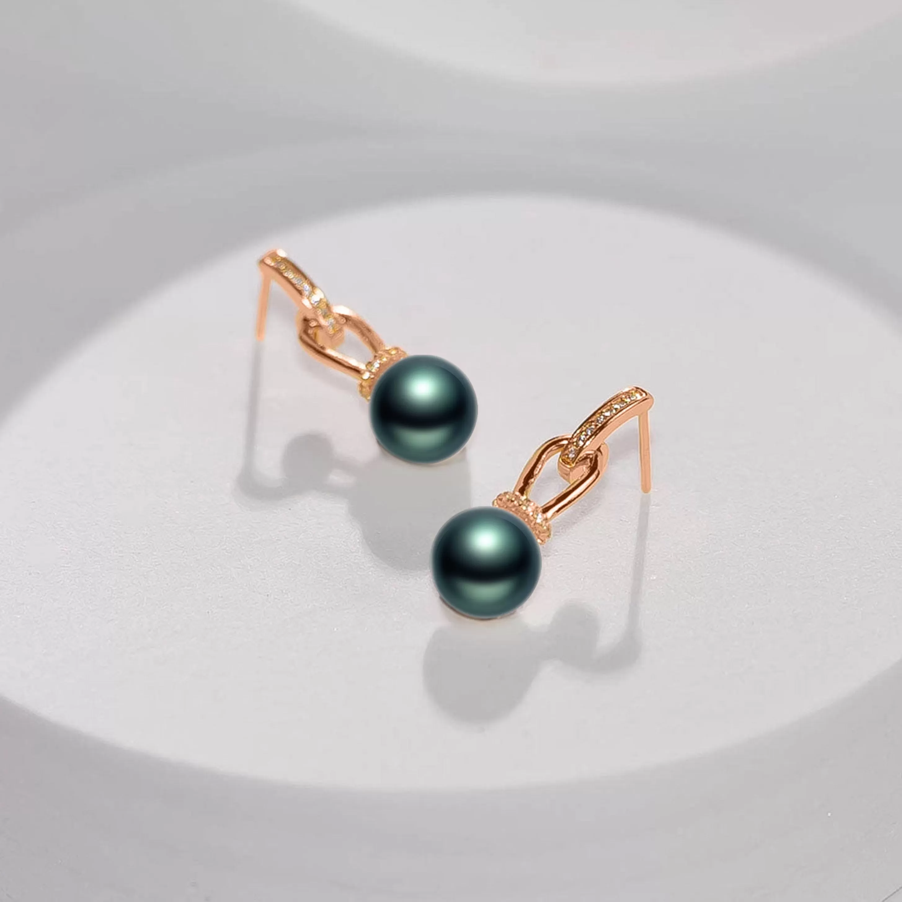 Elegant Tahitian Saltwater Pearl Earrings WE00405