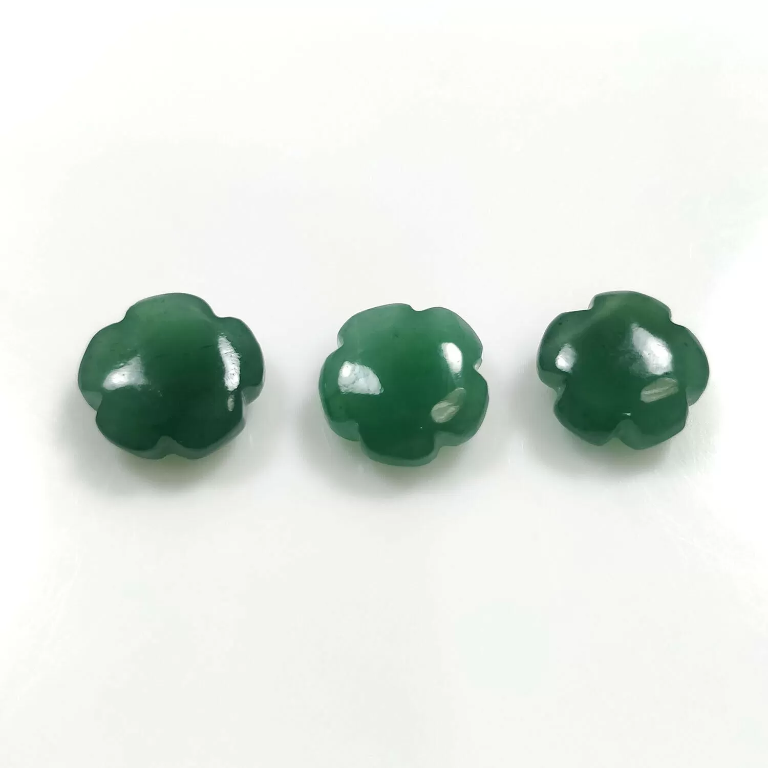 GREEN QUARTZITE Gemstone Carving : 11.00cts Natural Untreated Quartzite Hand Carved Flowers 10mm - 11mm 3pcs