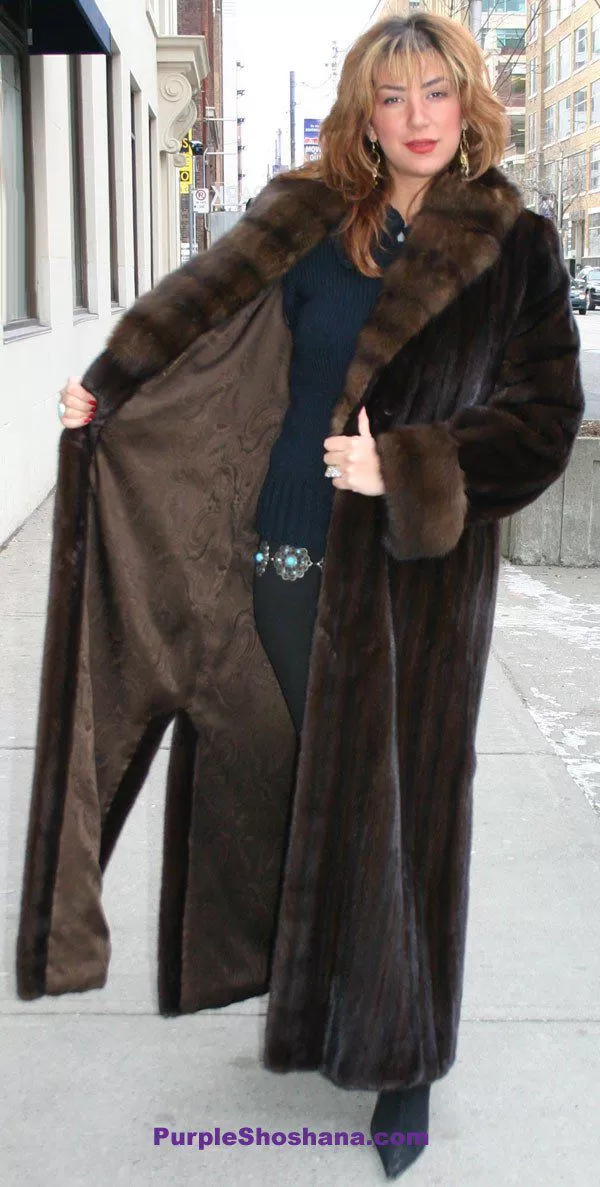 Luxurious NAFA Solid Mahogany Brown Canadian Mink Fur Coat   Sable M