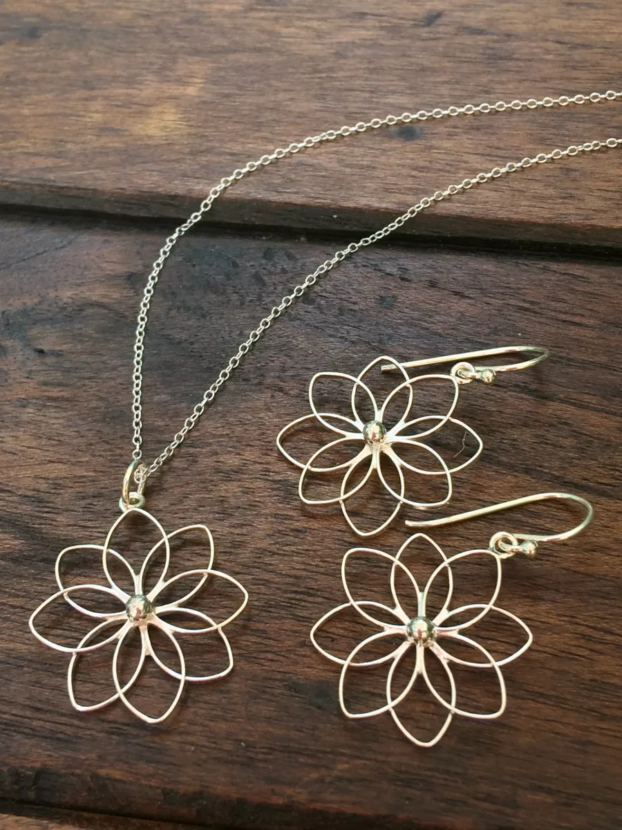 Open Flower Necklace