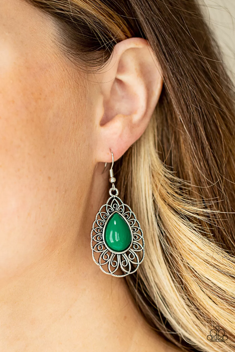 Paparazzi Earring ~ Dream STAYCATION - Green