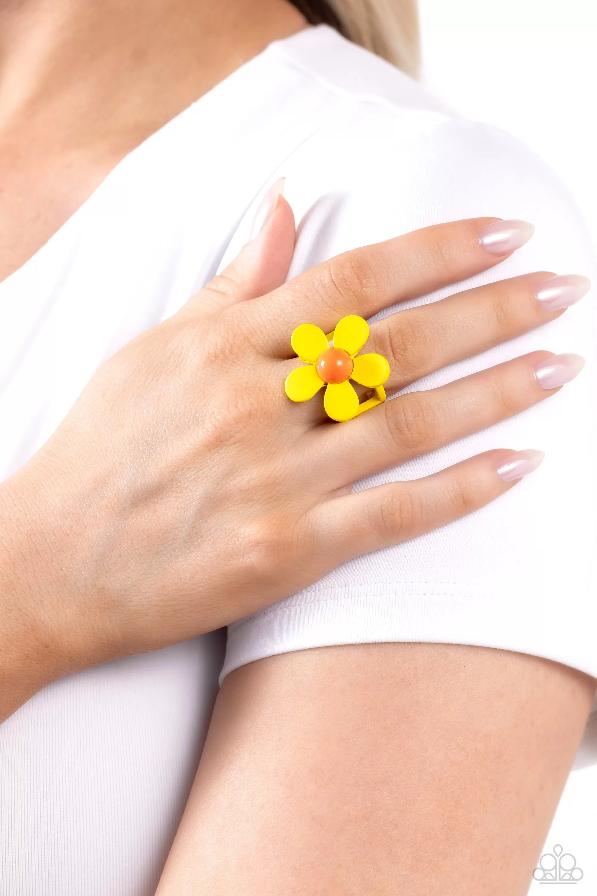 Paparazzi Groovy Genre Yellow Ring