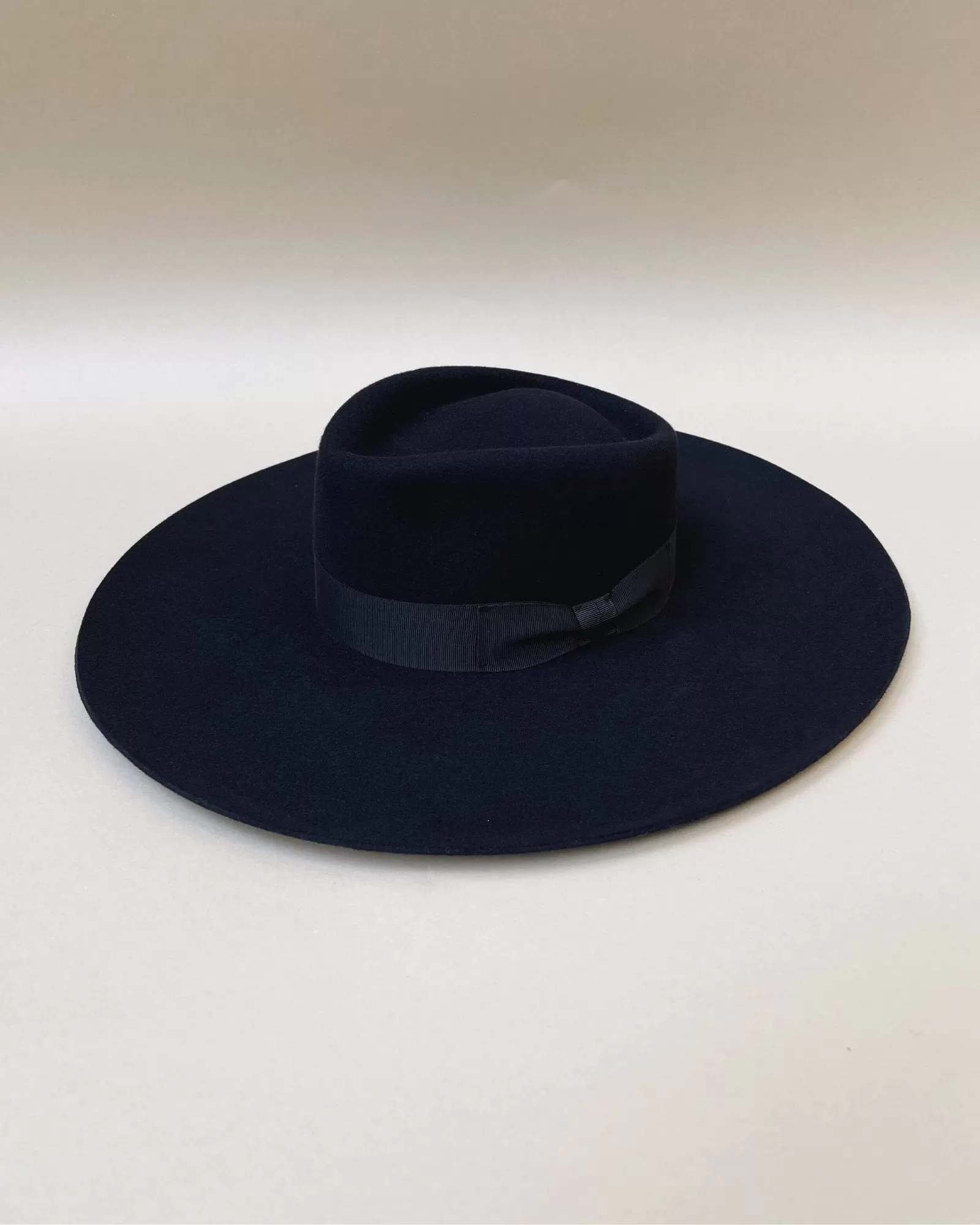 PAUL Wide Trim Bow Hat | Black