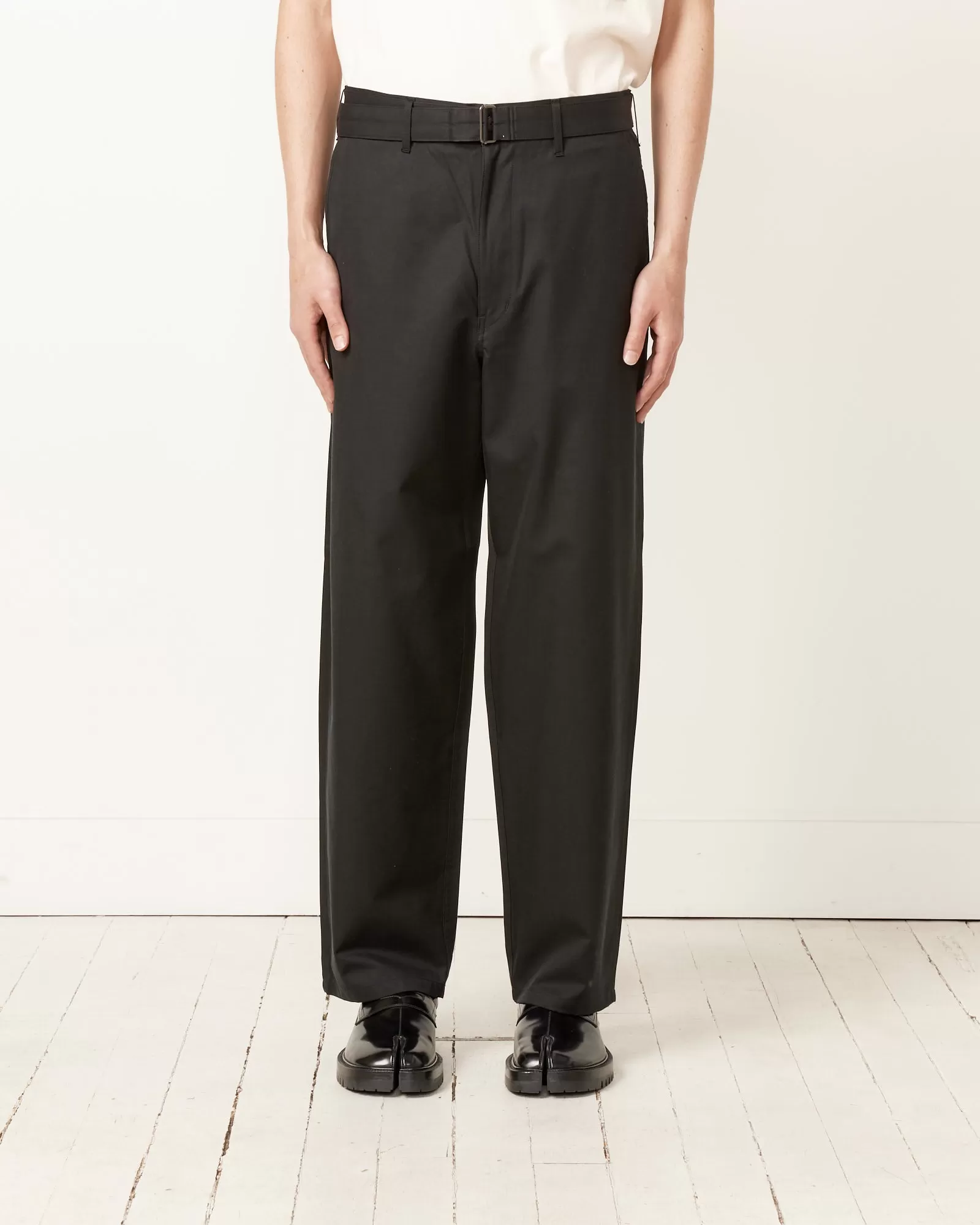 Silk Chambray Belted Pant in Black