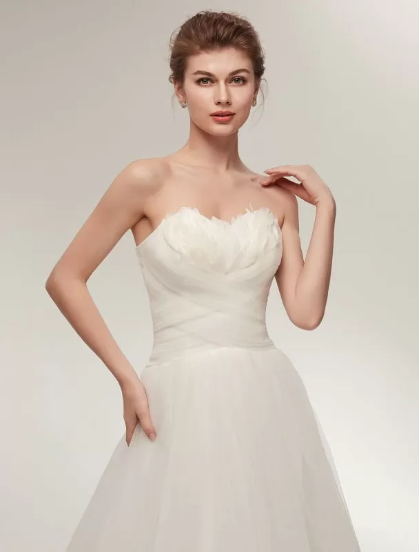 Strapless Wedding Dresses Ivory Sweetheart Neckline Bridal Gown Feathers Tulle Wedding Gown With Train