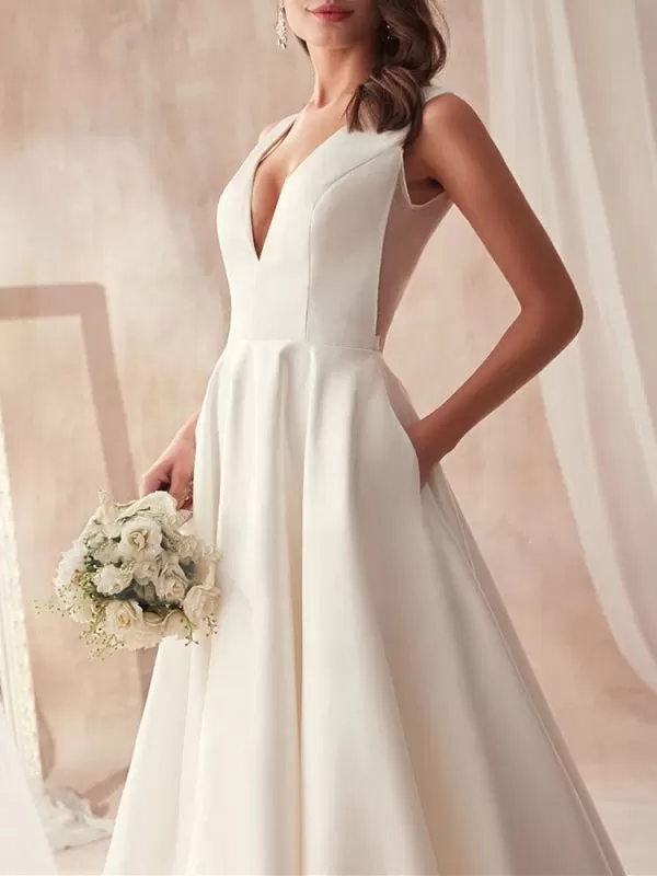 Vintage Wedding Dresses 2021 A Line V Neck Sleeveless Floor Length Pleat Bridal Gowns With Train