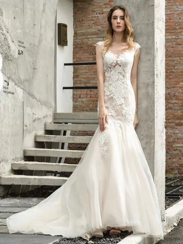 Wedding Dress Jewel Neck Sleeveless Natural Waist Lace Bridal Mermaid Dress With Train