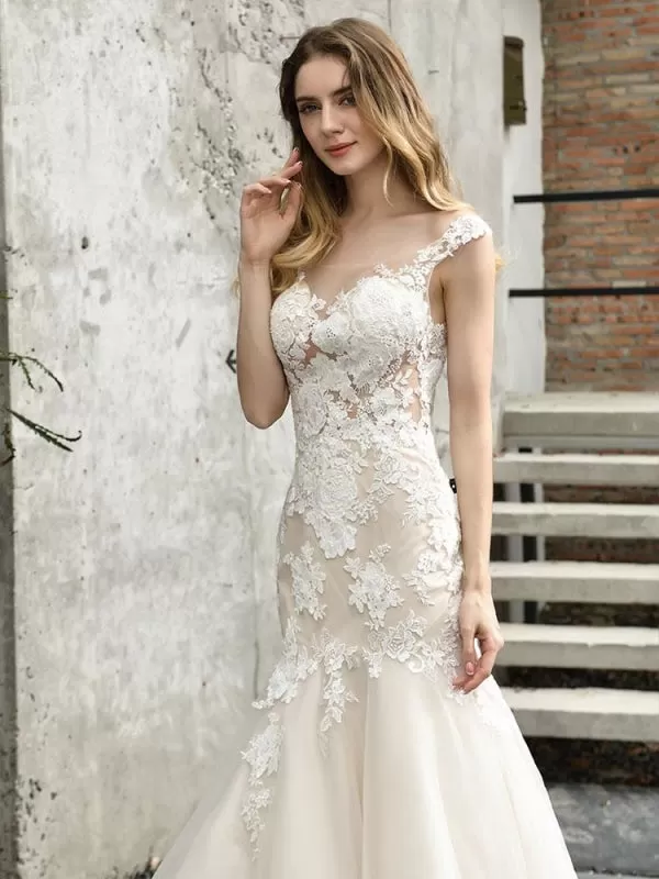 Wedding Dress Jewel Neck Sleeveless Natural Waist Lace Bridal Mermaid Dress With Train