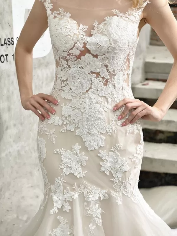 Wedding Dress Jewel Neck Sleeveless Natural Waist Lace Bridal Mermaid Dress With Train