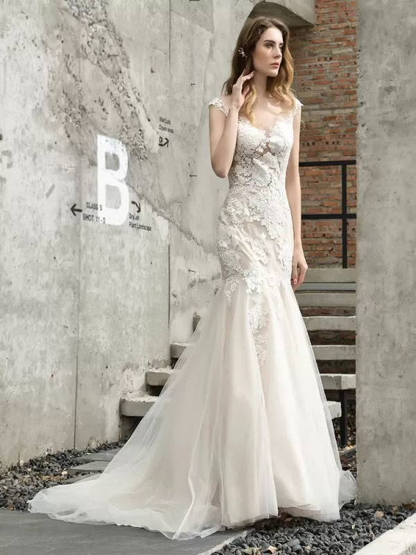 Wedding Dress Jewel Neck Sleeveless Natural Waist Lace Bridal Mermaid Dress With Train