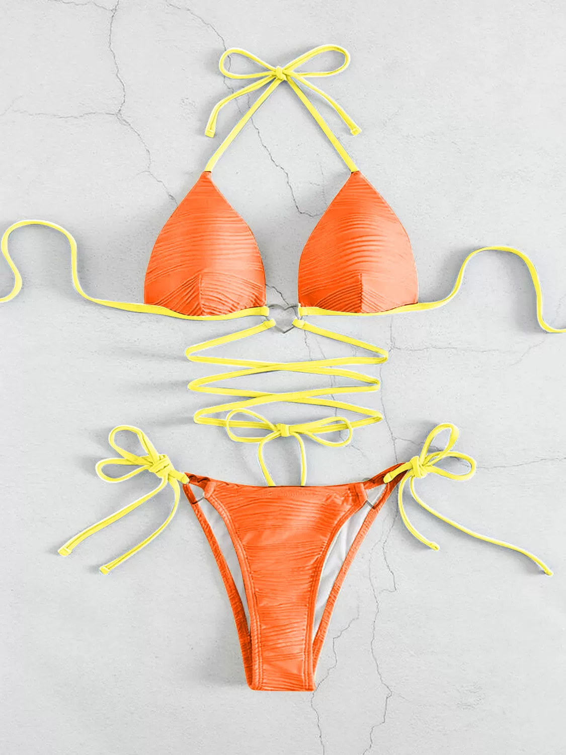 Zweiteiliges Bikini-Set mit Neckholder und kontrastierendem Sunset Vacation-Motiv